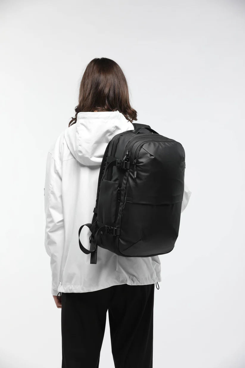 Discoverer 60L Vacuum-Seal Travel Backpack